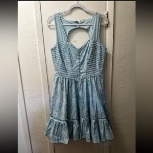 Disney Alice classic dress size XL Alice through the Looking Glass baby Blue NWT
